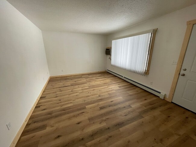 Building Photo - 3 Bed, 2 Bath in West Fargo with a Bonus R...