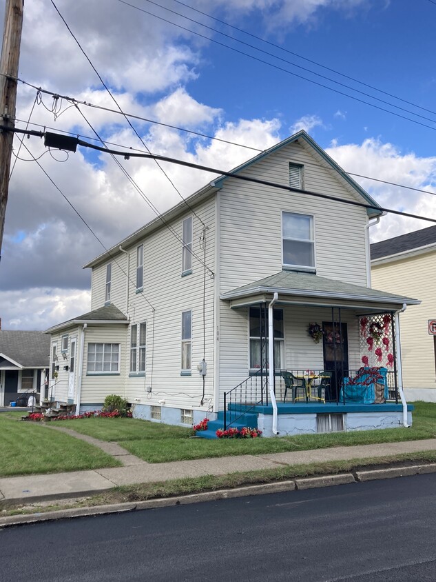 104 W Miller St New Castle Pa 16102 House Rental In New Castle Pa