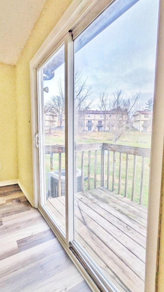 Foto del edificio - 534 E Graham Pl