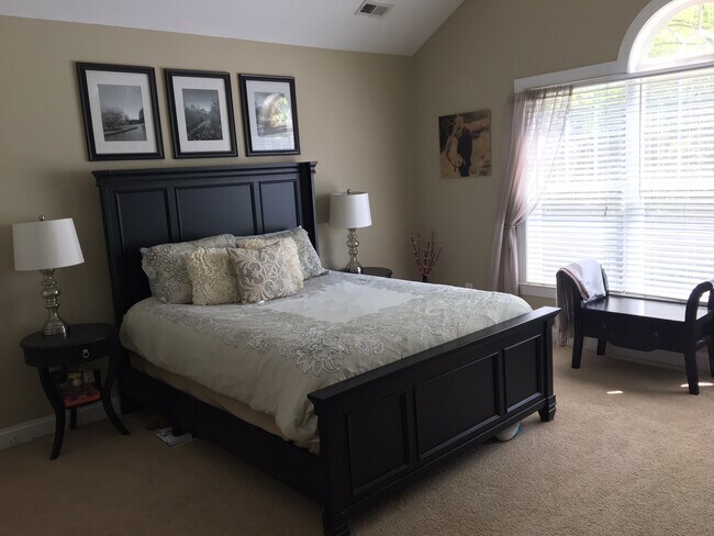 Building Photo - 4734 Hunter Crest Ln