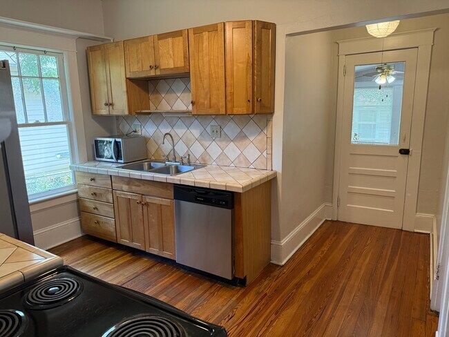 Cocina - 2796 Lydia St