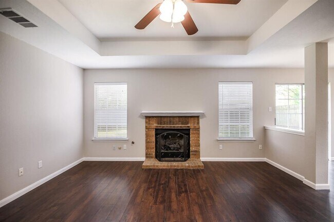 Foto del edificio - 1806 Oakmont Ln