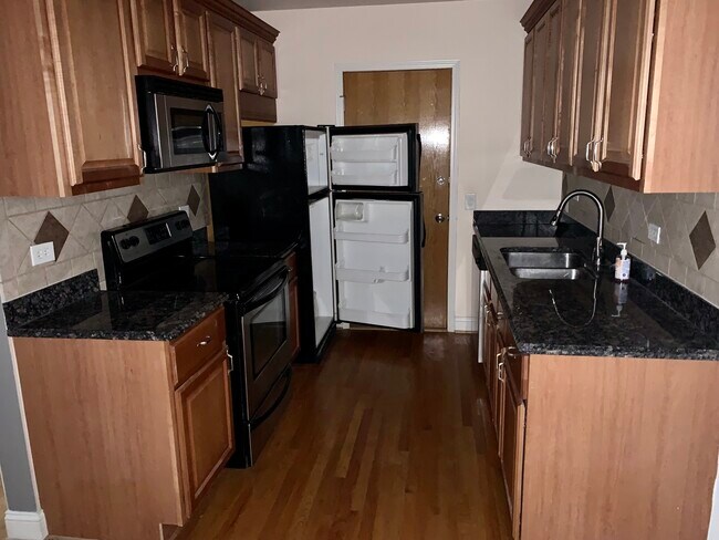 Foto del edificio - 5039 N East River Rd