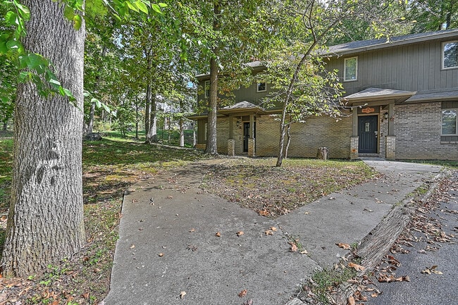 Building Photo - 208 Dean St