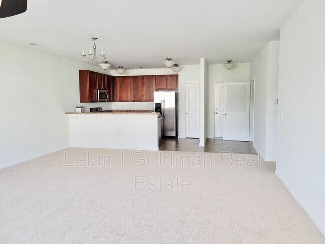 Building Photo - 4332 Hillingdon Bend