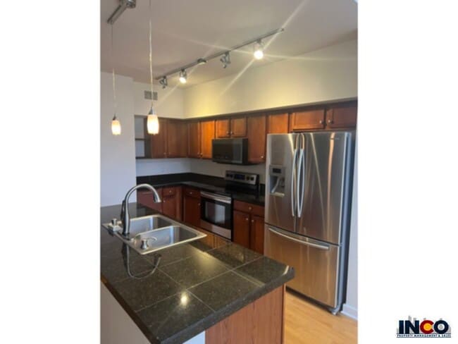 Building Photo - Beautiful 2 Bedroom 2 Bathroom Loft in the...