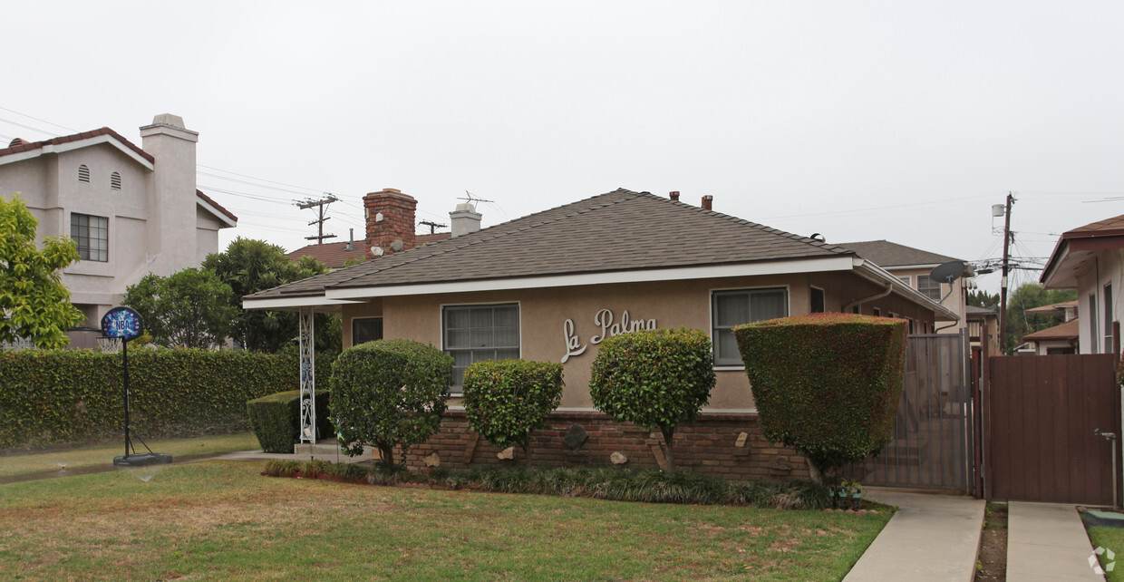 Building Photo - La Palma Apartments