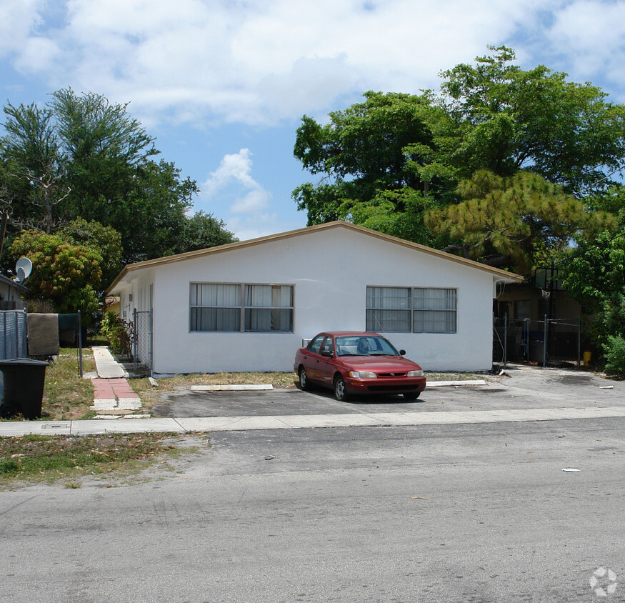 Primary Photo - 1135 NW 5th St