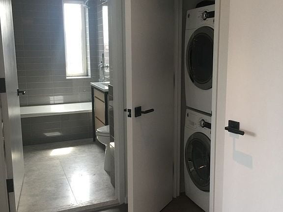 Foto del edificio - 385 1st Ave