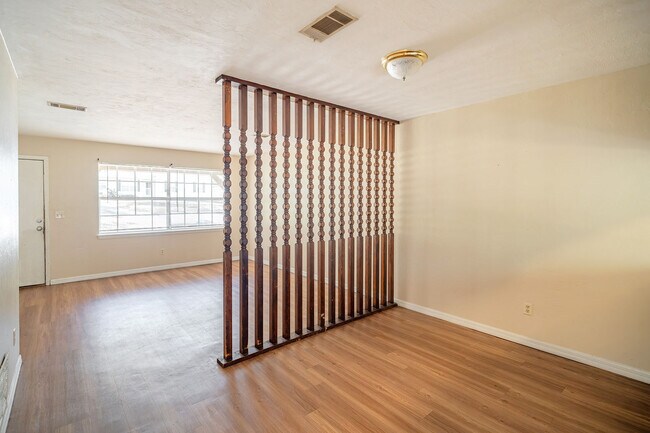 Foto del edificio - 3103 Pontiac Dr