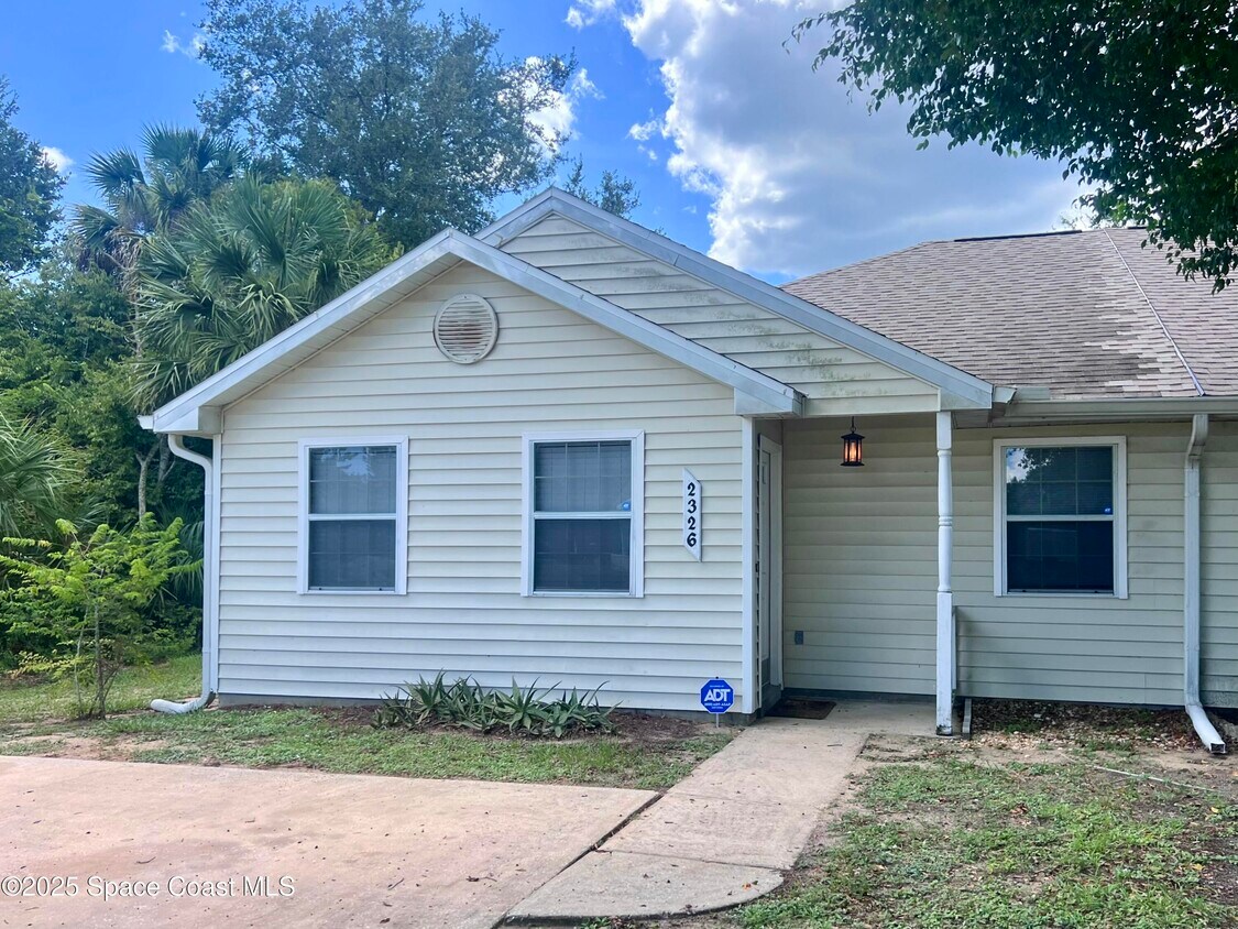 Primary Photo - 2326 Talmadge Dr