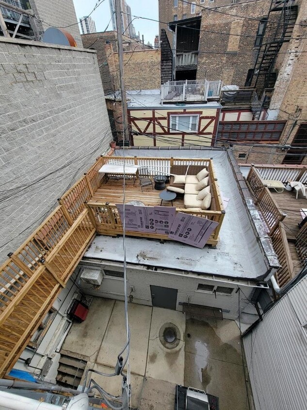 Building Photo - 1509 N Wells St