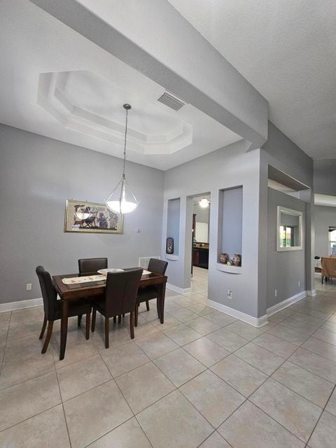 Building Photo - 5721 NW Alcazar Ter