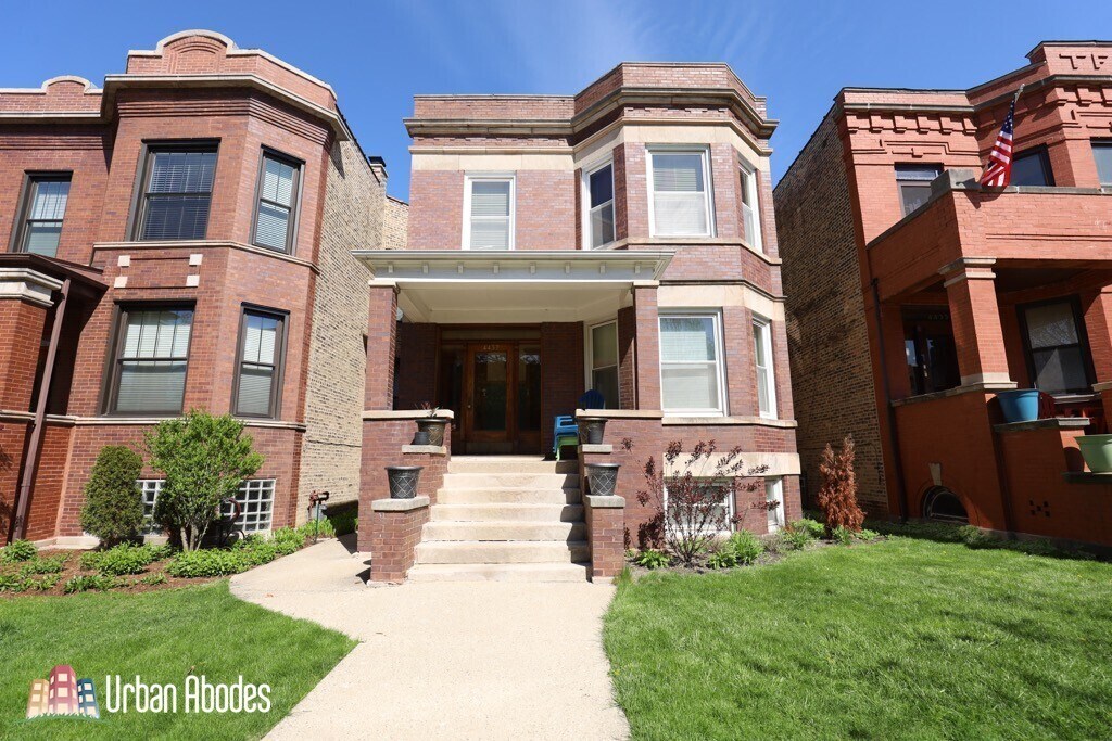 Primary Photo - 4437 N Rockwell St