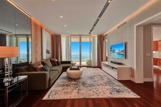 Building Photo - 16051 Collins Ave