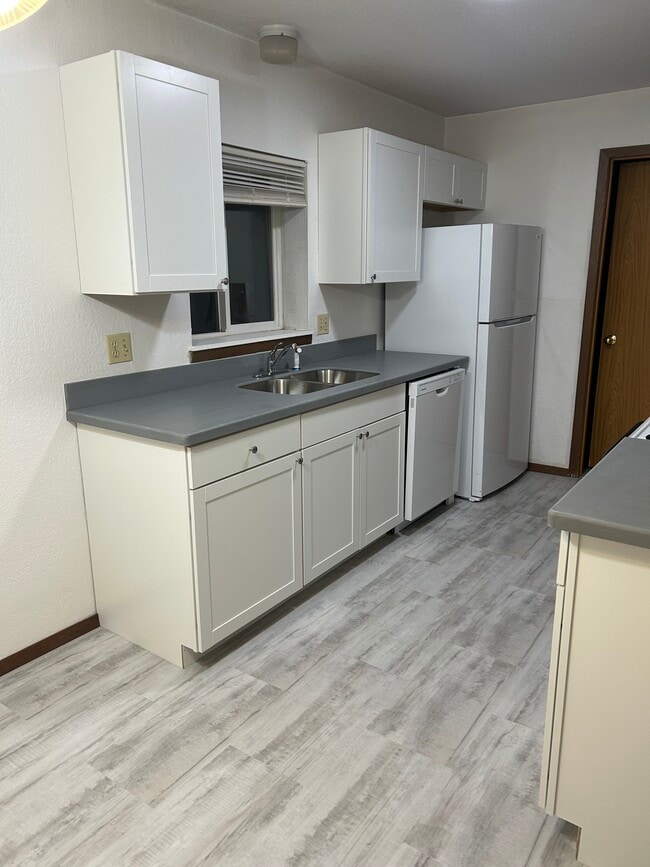 Foto del edificio - 4022 Garden Ct