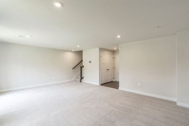 Building Photo - 16705 Tortola Dr