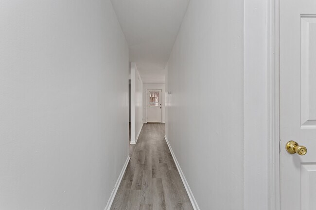 Foto del edificio - 5576 Seabreeze Ln