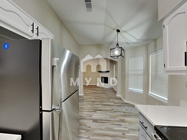 Foto del edificio - 6892 Gallop Dr