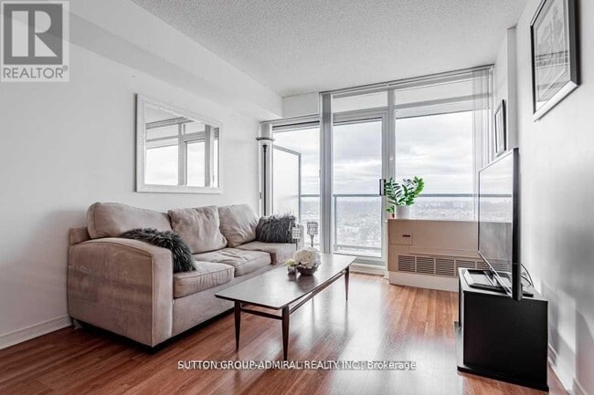 Photo du bâtiment - 5500 Yonge St