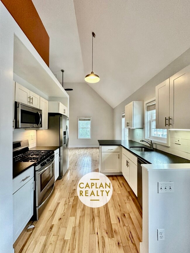 Foto del edificio - 324 Ashmun St