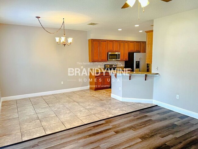 Foto del edificio - ONE MONTH FREE RENT!!