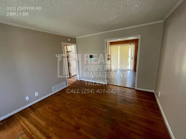 Building Photo - DEAL ALERT!!! $100 off First Month's rent!...