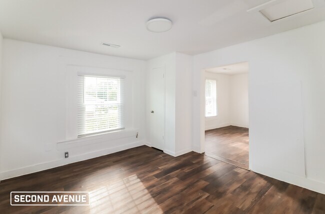 Building Photo - 2037 Snavely Ave SW