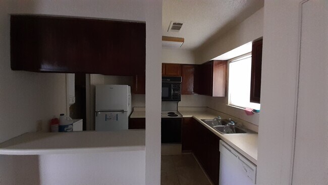 Building Photo - 1600 Pecan Chase Cir