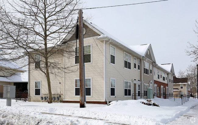 Building Photo - The Villages of Carver Park