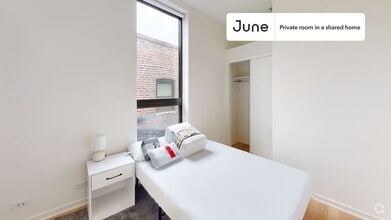 Building Photo - Private bedroom in 4 bed/3 bath Home
