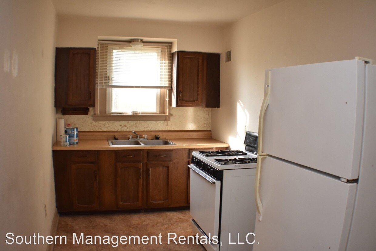 Building Photo - 2 br, 1 bath House - 128 N Forrest Street