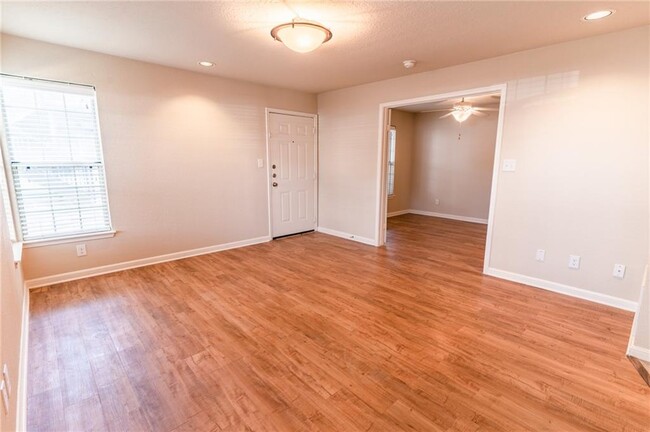 Building Photo - 7685 Northcross Dr