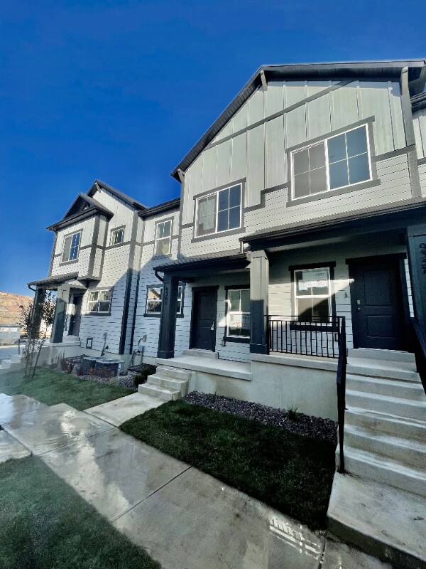 9361 N, Eagle Mountain, UT 84043 Townhome Rentals in Eagle Mountain