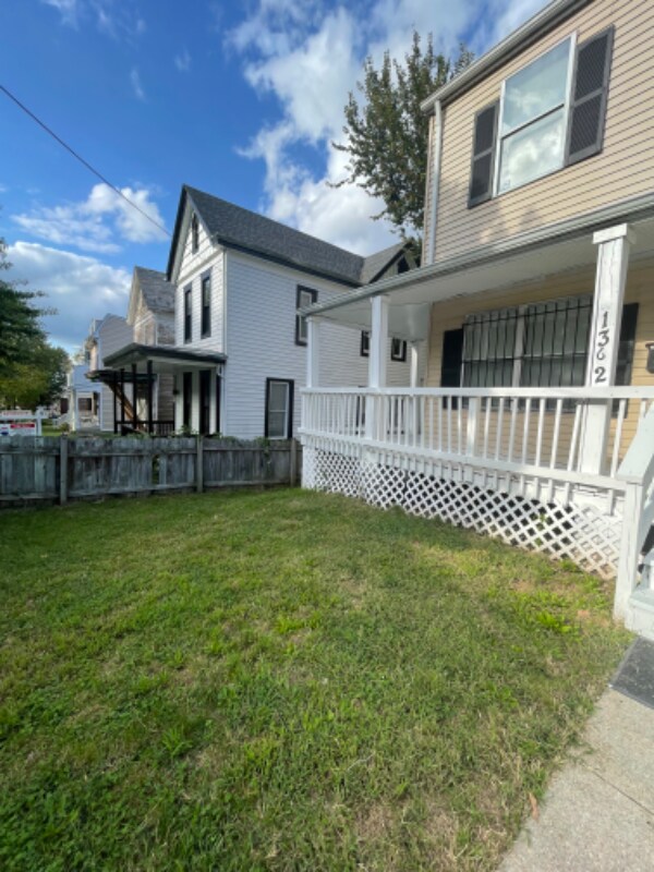 Building Photo - 1362 Valley Pl SE