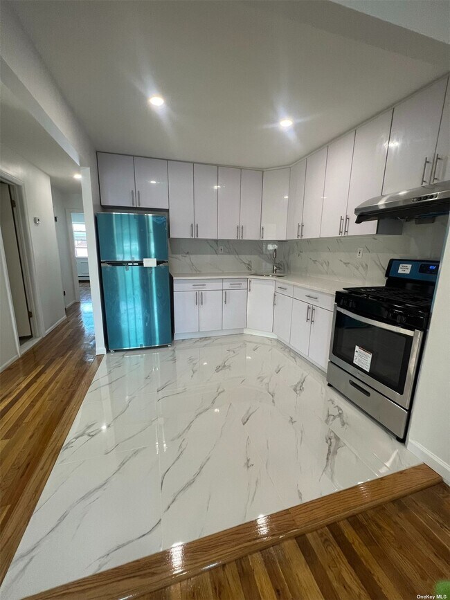 Foto del edificio - 45-87-87 160th St