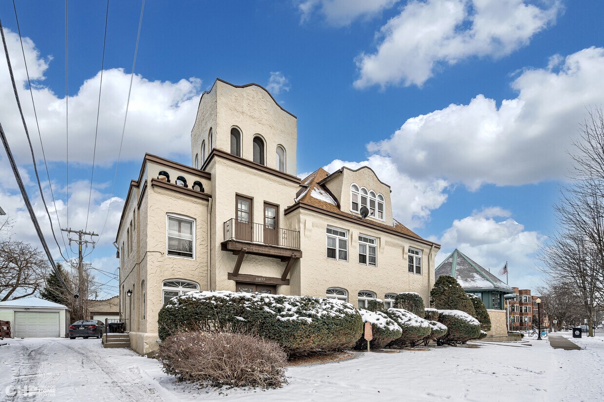 Primary Photo - 11057 S Hoyne Ave