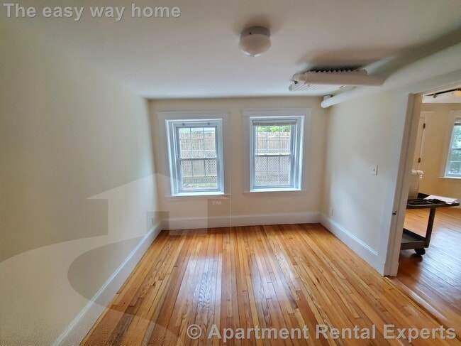 Building Photo - 156-158 Summer St Unit #B2