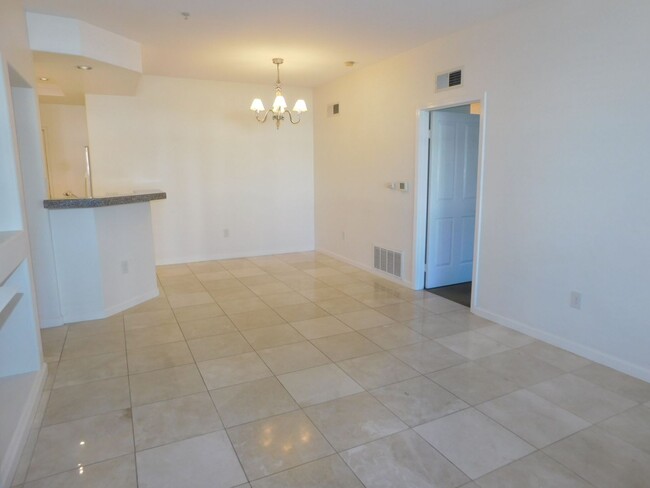 Foto del edificio - Downstairs Westpark Condo 1 Bedroom 1 Bath...