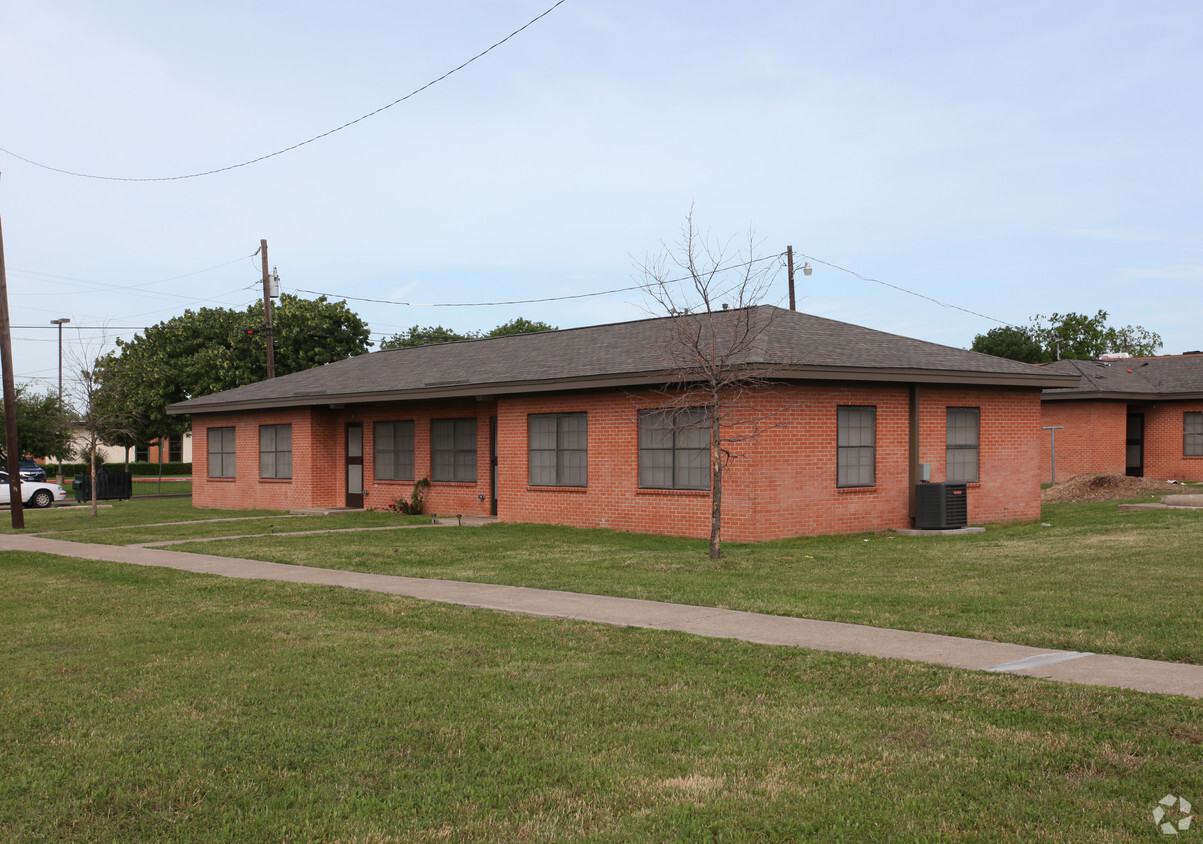 Primary Photo - Waxahachie Housing Authority