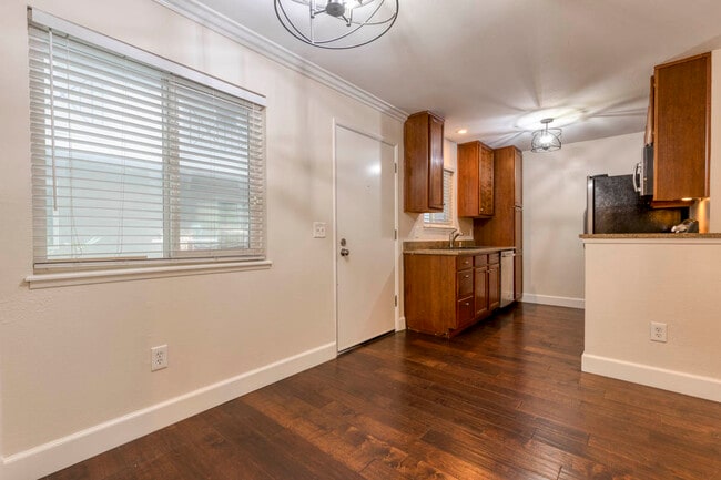 Foto del edificio - 1756 Essex St