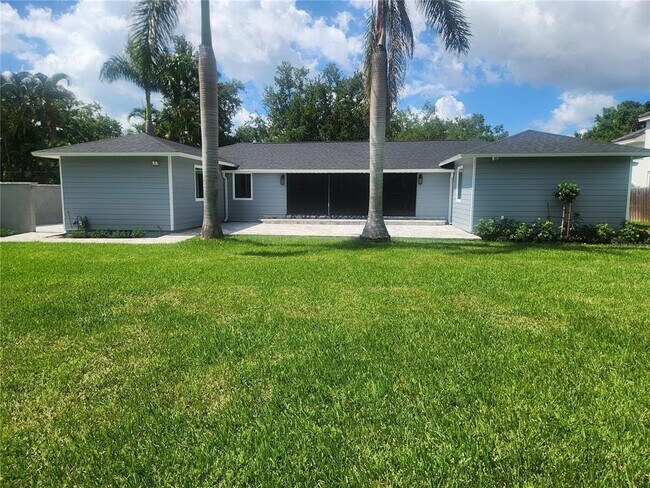 Building Photo - 1638 South Dr