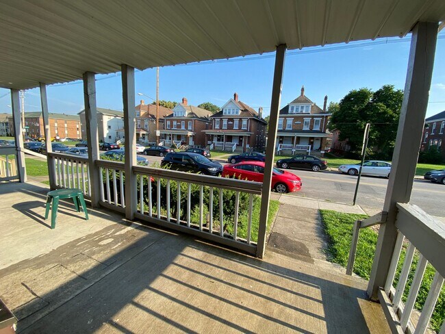 Foto del edificio - Chittenden Ave 145-147 48K