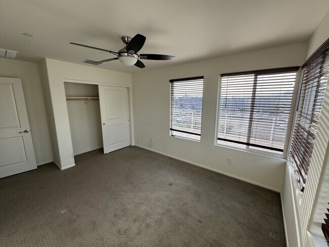 Foto del edificio - Chandler Luxury Townhome