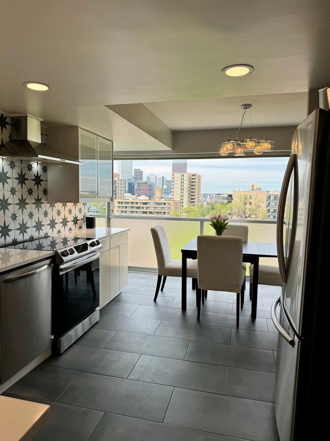 Building Photo - LOCATION LOCATION!! Newly updated condo lo...