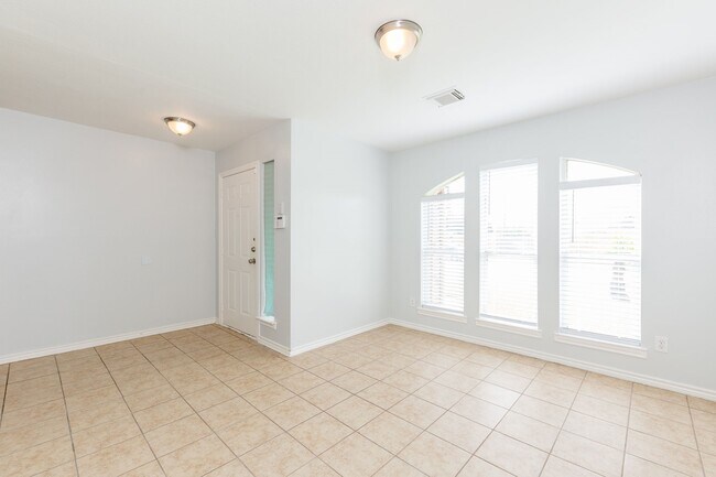 Foto del edificio - 7615 Greenwood Point Dr