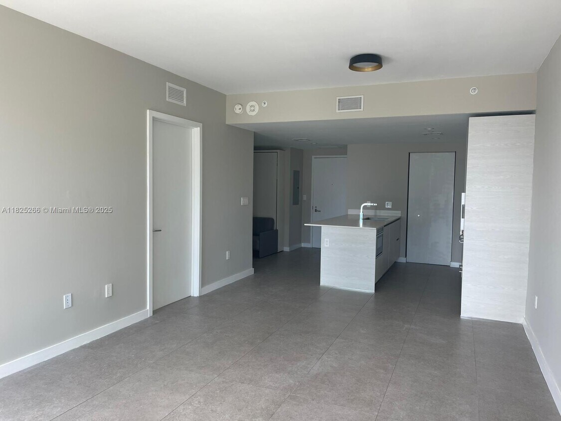 Foto principal - 1300 S Miami Ave