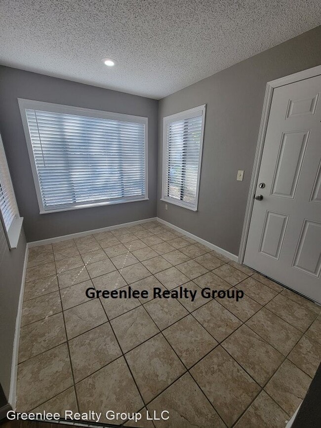 Building Photo - 2 br, 2 bath House - 12123 Holbrook Drive ...