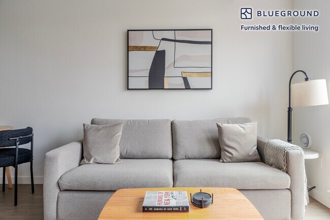 Building Photo - 17645 NE 69th Ct