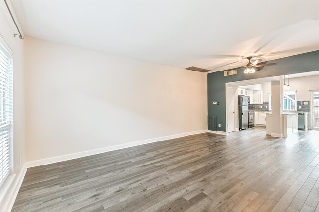 Foto del edificio - 14723 Barryknoll Ln